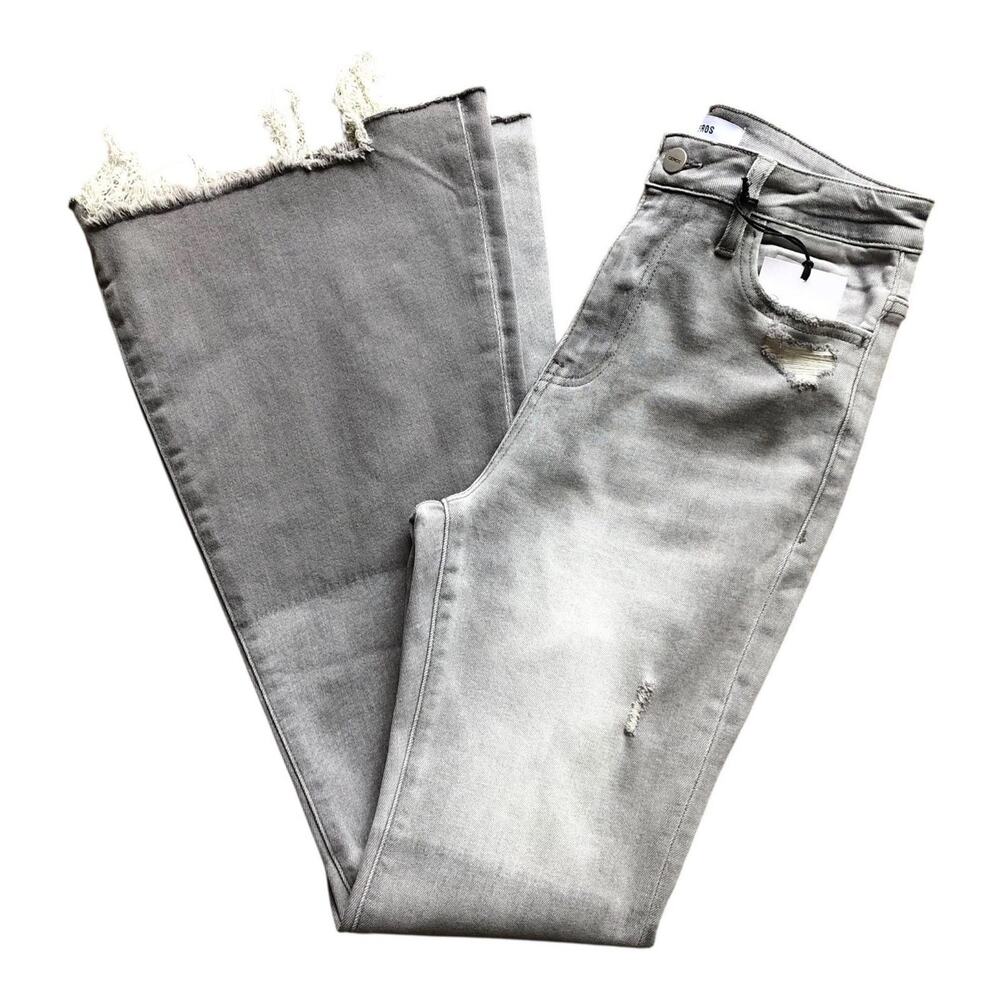 Ceros NWT Super High Rise Flare Jeans Gray Distressed Frayed Hem Women’s Size 28